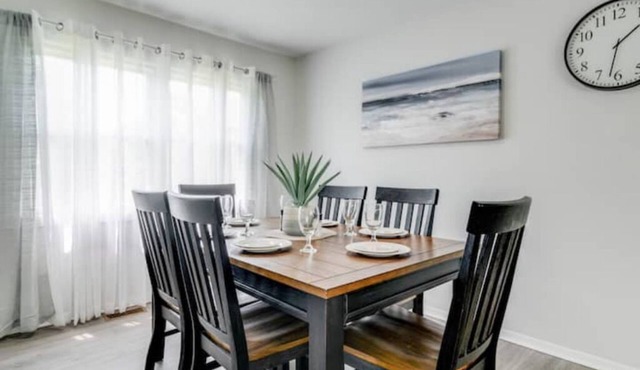 The Blue Horizon 3BR Retreat By Beach & Naval Base