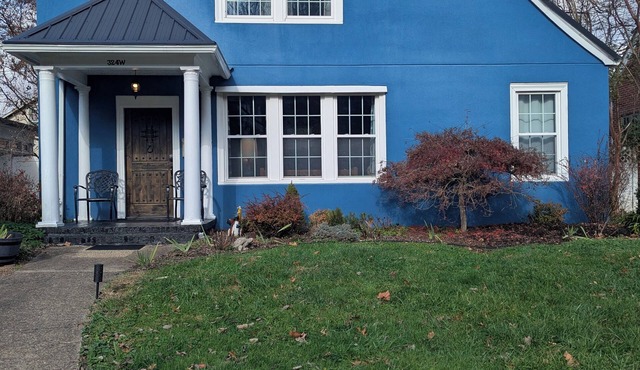 The Blue House – Eclectic Art Haven Near Marshall & Huntington’s Best Parksnnnnn