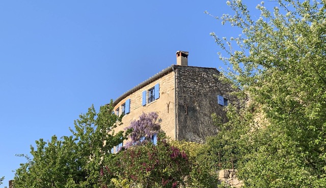 THE BLUE HOUSE NEAR THE ARDÈCHE GORGES