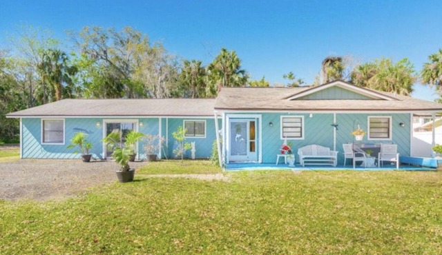 THE BLUE HOUSE ON TOMOKA RIVER