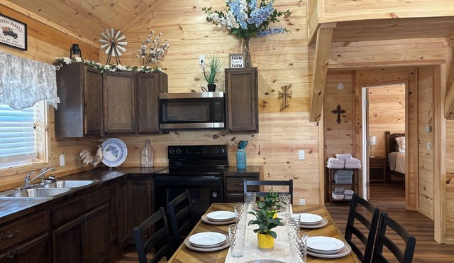 The Blue Iris Cabin on Lake Granbury