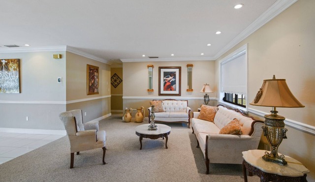 ★ The Blue Palmetto ★ SW Miami near Miami Zoo & Gardens!