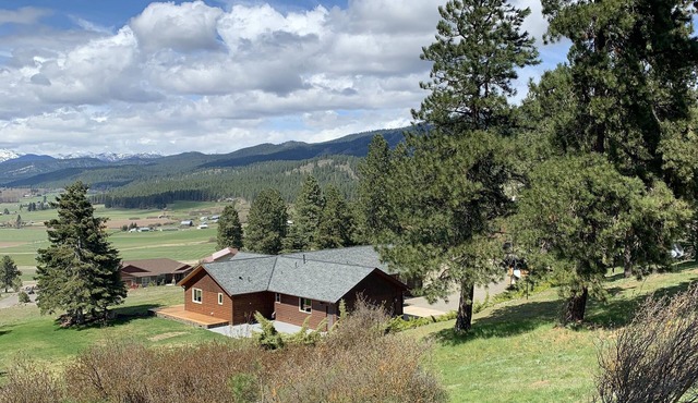 The Blue Spruce Ranch Cascade and Teanaway Valley Views and Sunsets