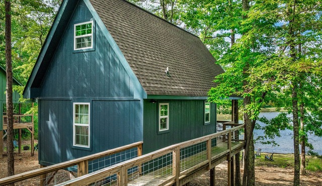The Blue Treehouse at Little River Treehouses