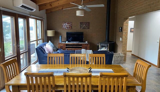 The Blue Wren's Nest Nagambie