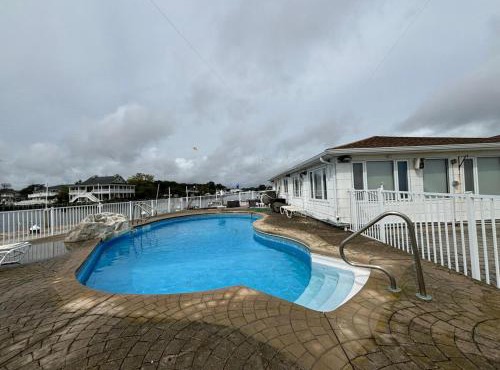 The Bluebeard Bay Retreat