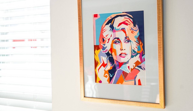 The Bluegrass Barbie, cozy & centrally located! A little piece of Nashville, TN!