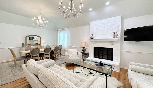 The Bluehouse In Robert - An Elegant Country Getaway
