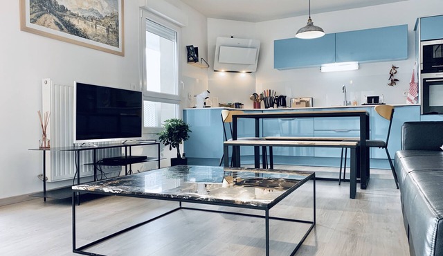 The Bluesky |Train sation, Europole |Garage 💙 #CI