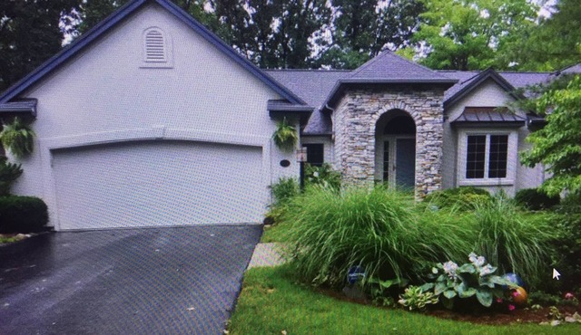 The Bluffs Executive Villa~Fireplace~Jacuzzi~3 Bedroom~No Cleaning Fees! Garage!