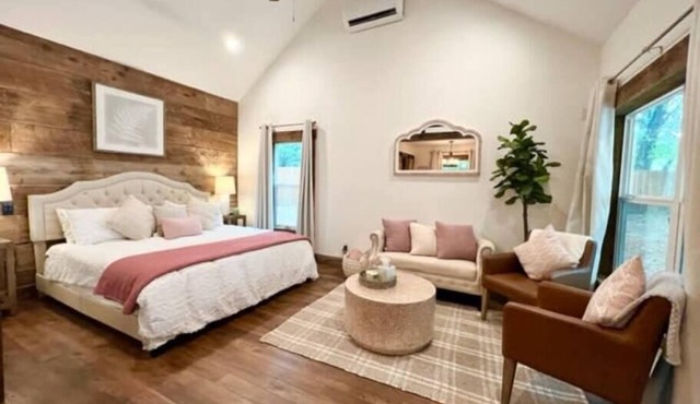 The Blush *Country Cabin near Downtown Waco