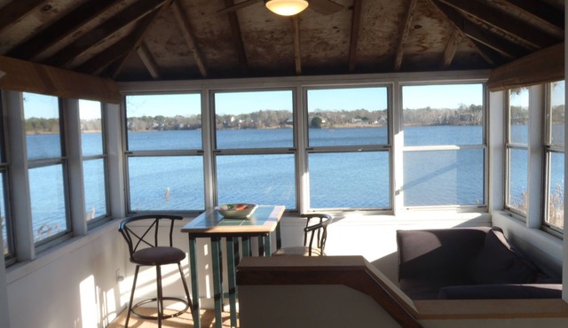 THE BOAT HOUSE LOFT ~ YOUR MOST AFFORDABLE, RELAXING & FUN WATERFRONT GET-A-WAY!