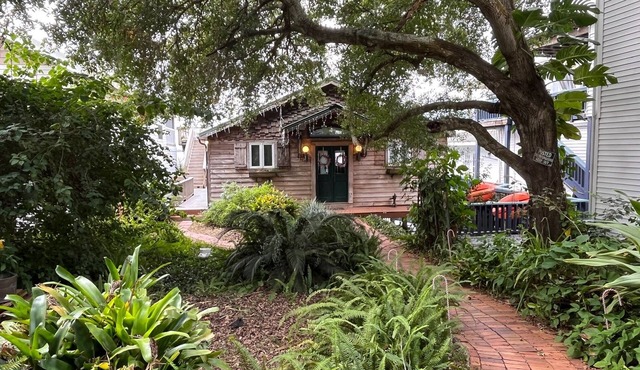The Boat House on Lake Dora - Waterfront & Downtown