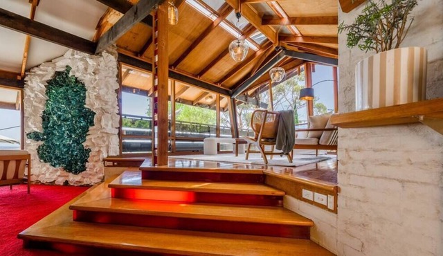 The Boat House - Sleeps 9, Pool, Views