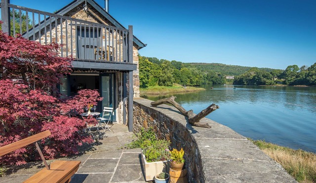 The Boathouse, Holiday Cottage St Dogmaels, Sleeps 2, 1 bedrooms, bathrooms