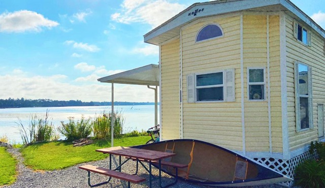 The Boathouse - Lakeside Cottage