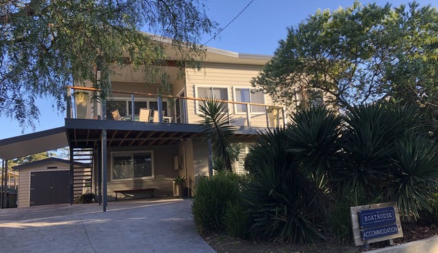 The Boathouse Narrawallee - Studio & Boatshed