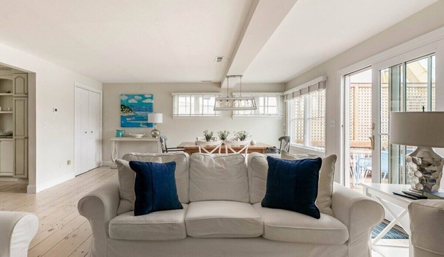 The Boathouse on Five Mile River