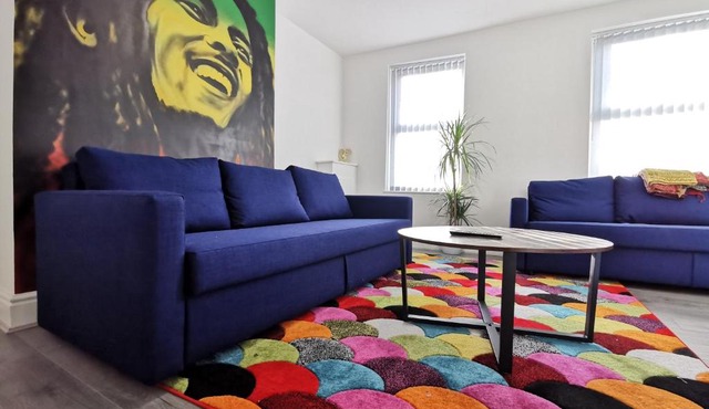 The Bob Marley 'One Love' Liverpool Apartment, Positive vibes, Wifi Netflix