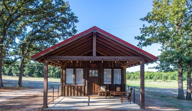 The Bobwhite Cabin 15MIN to Magnolia & Baylor