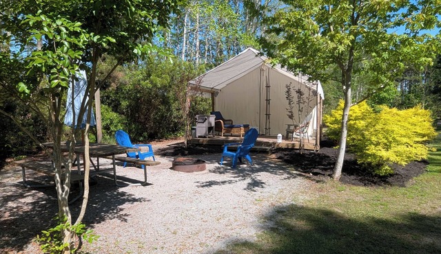 The Bohemian Dream Glamping Tent-Private Oasis 2 miles to Holden Beach