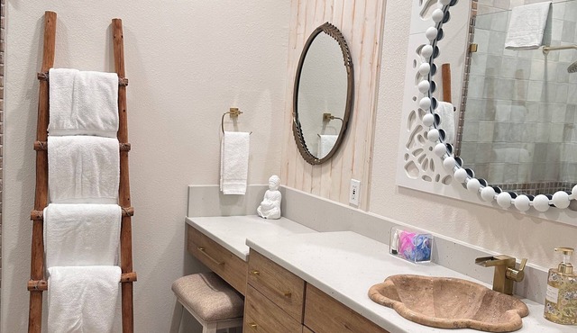 The Bohemian. Unit #5 Charming 2-bedroom apartment in gorgeous Corpus Christi.