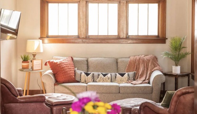 The Boho Bungalow! Downtown Alexandria