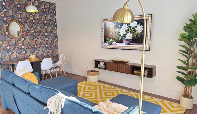 The Boho-Chic Urban Retreat: 3BR Haven Near Downtown & General Hospital