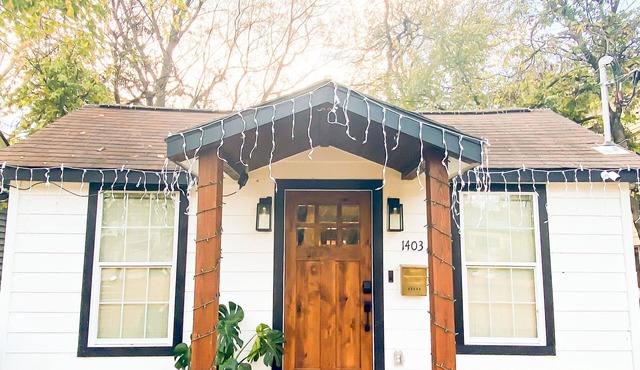 The Boho Cottage Minutes to Downtown Austin and The Lake