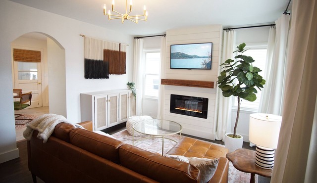 The BoHo Cottage | Newly Renovated Modern Luxury