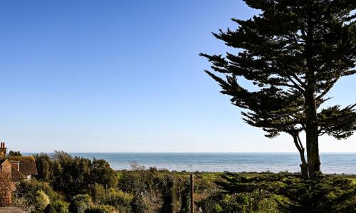 The Bolt Hole Hythe panoramic coast and sea views