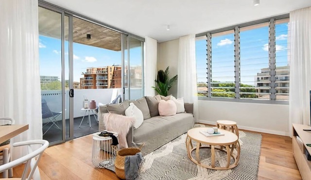 The Bondi Breeze Apartment