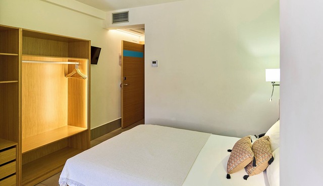 The Book Factory Hostel by gaiarooms
