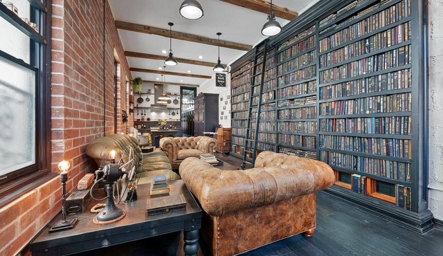 The Book House No.43