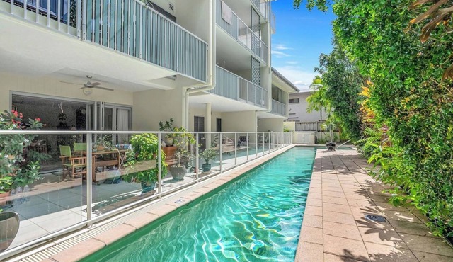 The Botanical Resort style in Edge Hill Village