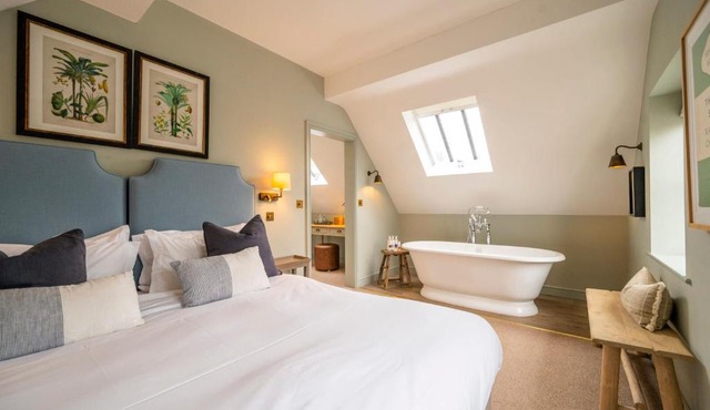 The Bottle & Glass Inn - Book All 3 Rooms