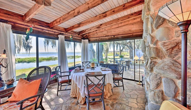 'The BougainVilla' w/Boat Slip on Lake Istokpoga!