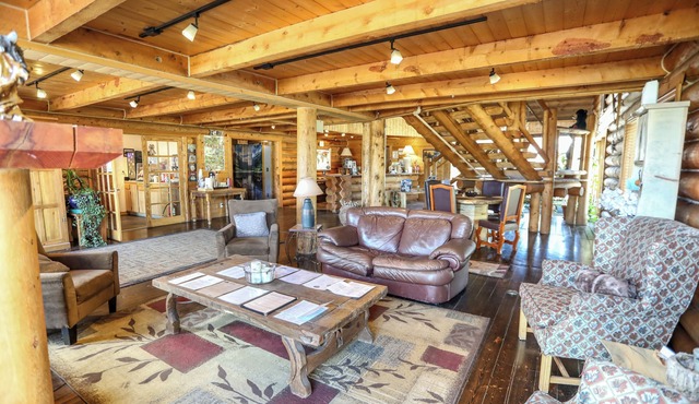 The Boulder Creek Lodge