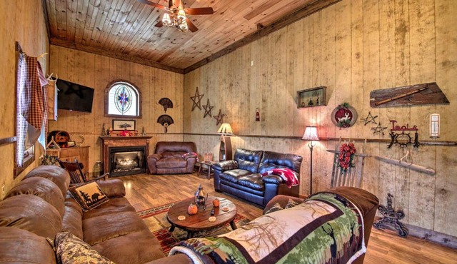 The Bovard Lodge Rustic Cabin Near Ohio River!