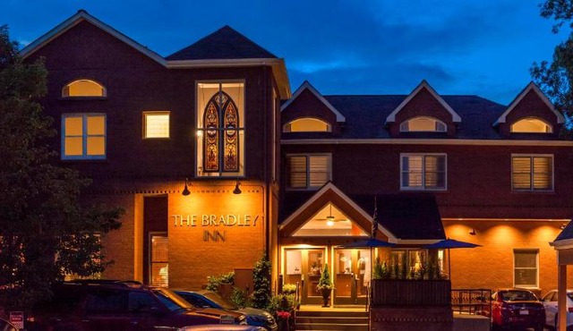 The Bradley Boulder Inn