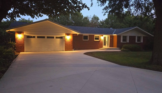 The Bradley House - Beautiful & Spacious Home - Near Campus & Stadium