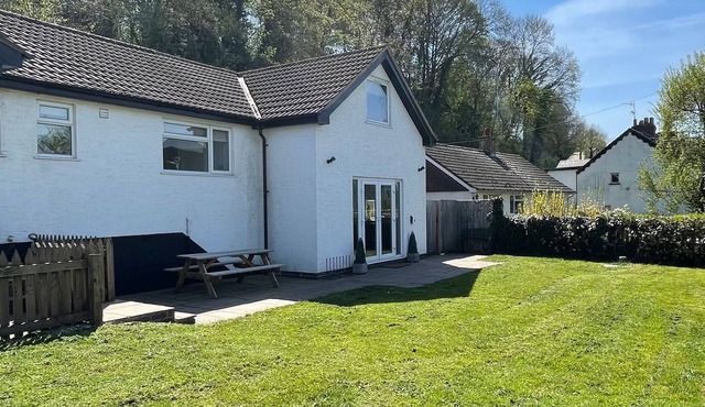 THE BRAMBLES, pet friendly, country holiday cottage in Monmouth