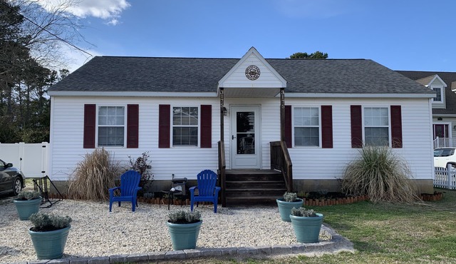 The Brass Crab - Check in/out any day!