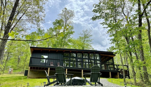 The Briar House-A modern retreat in Hocking Hills