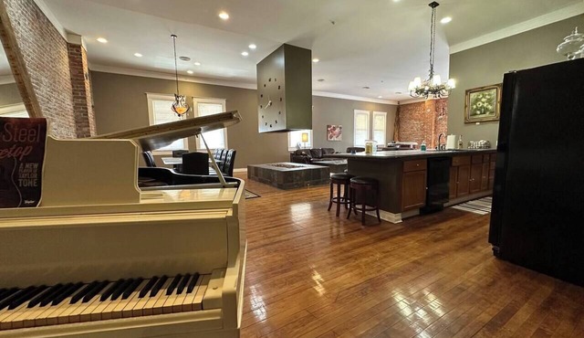 The Brick-Road Penthouse, Luxury Loft