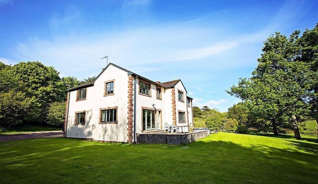The Bridge House, Dunbar including hot tub
