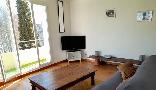 The bright - 2 bedroom air-conditioned apartment