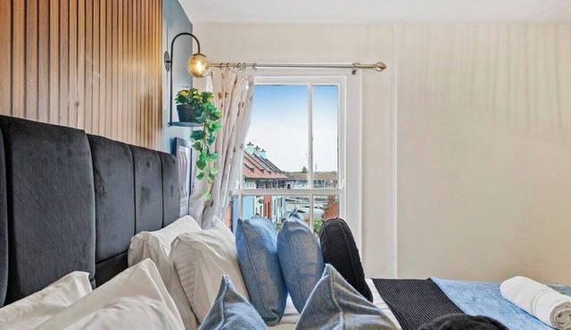 The Bristol Harbourside Apartments - Sleeps 16