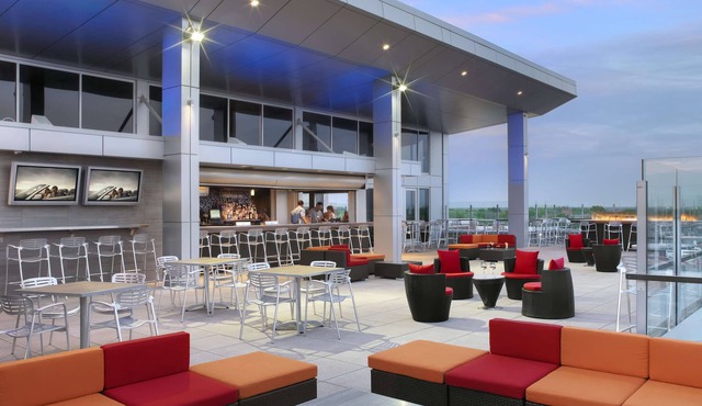 The Broadway Columbia - a DoubleTree by Hilton