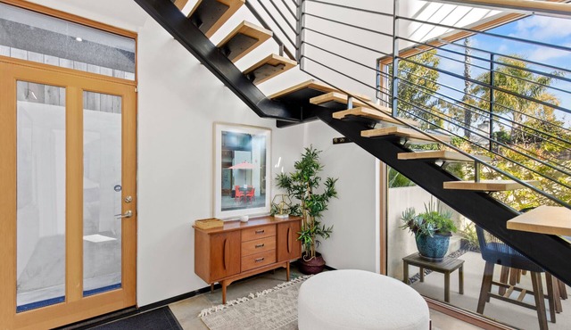 The Broadway - Loft Style Living in the Heart of Venice